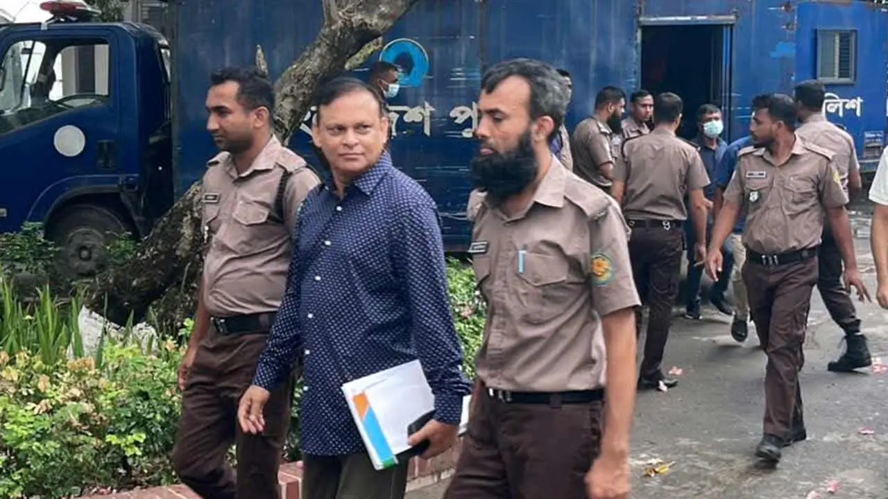 ‘ফলো মি’ বলে নিয়ে গেলেন জিয়াউল, সেতুতে গিয়ে যা দেখলেন র্যাবের সিও