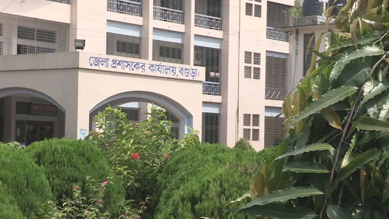 জেলা প্রশাসকের কার্যালয়ে চাকরি, এইচএসসি পাসেই আবেদন করুন