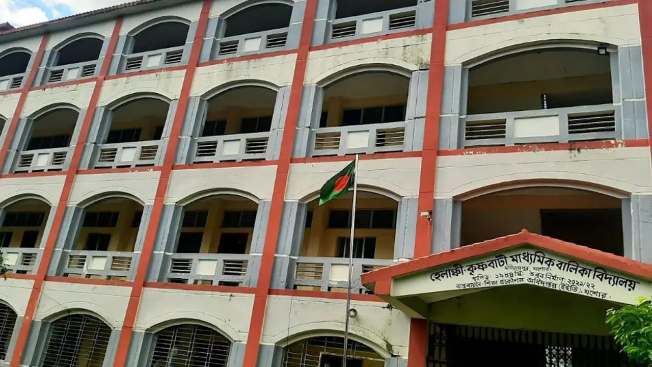 ৯ শিক্ষকের এক পরীক্ষার্থী, সেও ফেল