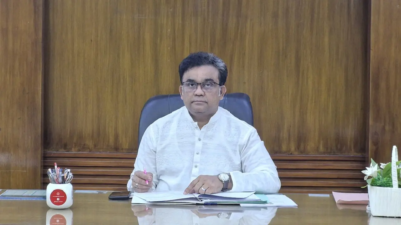 জাবিতে ২৪ ঘণ্টা বিদ্যুৎ-সুবিধা, তবু বাড়ছে অপচয়