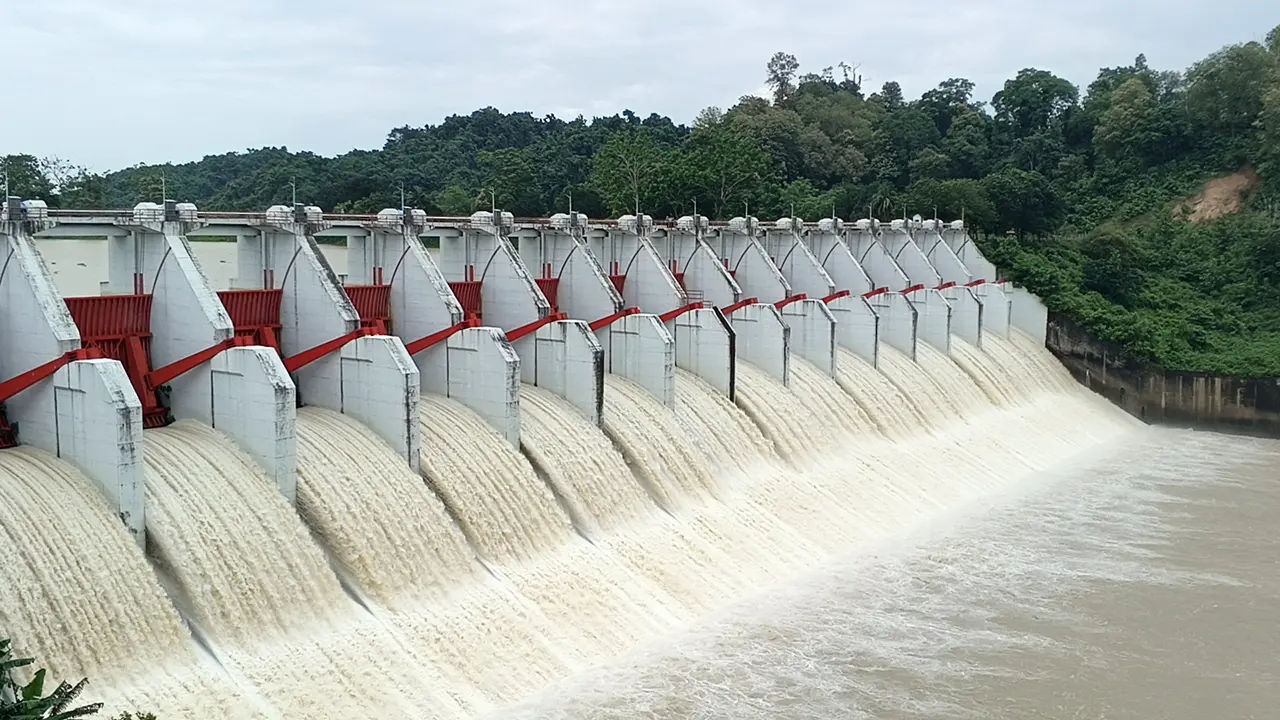 কাপ্তাই হ্রদের পানি বিপৎসীমার কাছাকাছি, রাতে খুলছে ১৬ জলকপাট