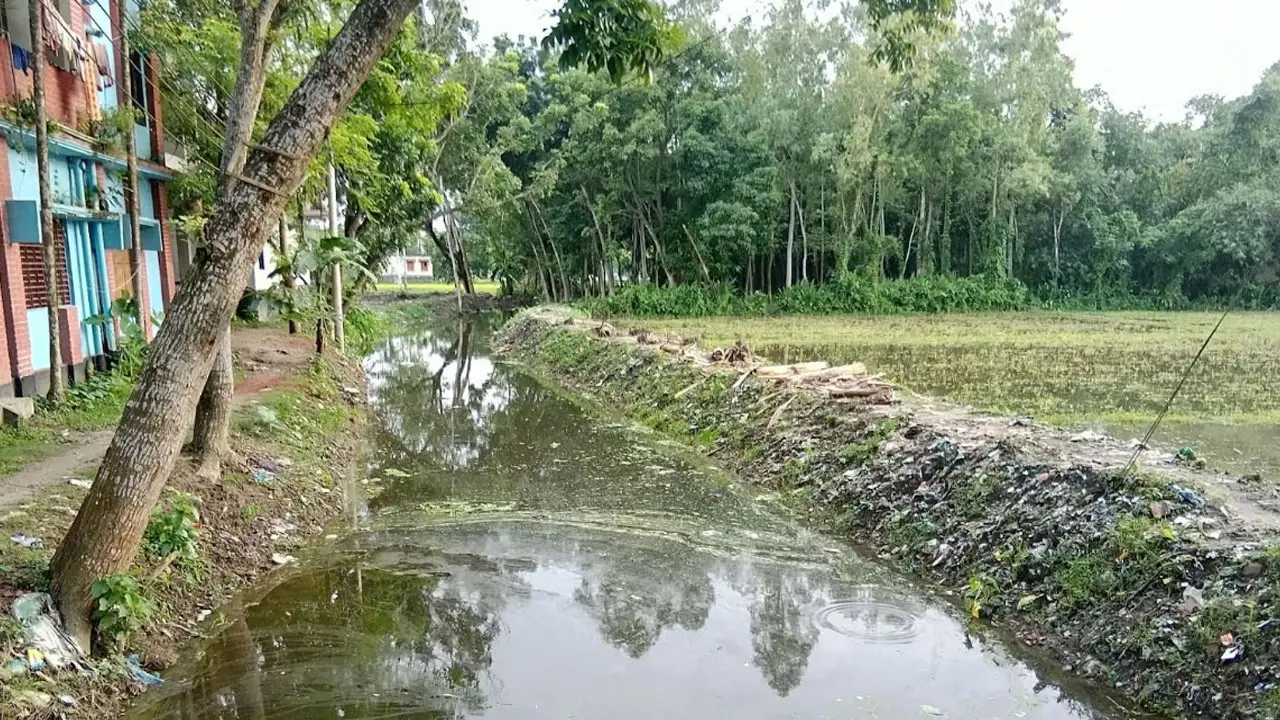 ১৩ খালের কাজ অসমাপ্ত রেখেই কোষাগারে ফেরত গেল ১১ কোটি টাকা