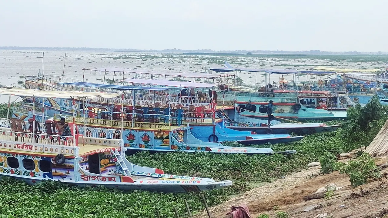 হাওরে পর্যটকবাহী নৌকা থেকে পড়ে শিশু নিখোঁজ