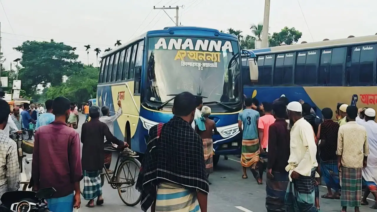 কিশোরগঞ্জে অটোরিকশা-সাইকেলে বাসের ধাক্কা, নিহত ২