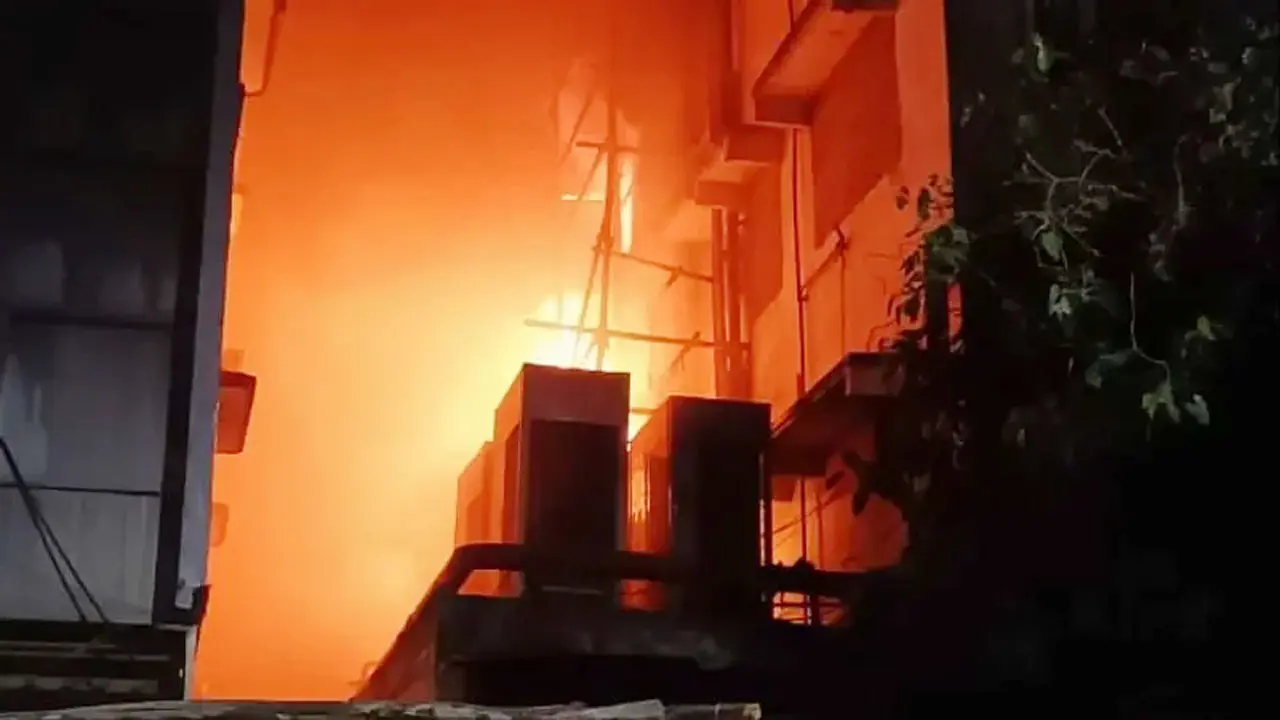 কলকাতায় হোটেলে অগ্নিকাণ্ডে ৯ বাংলাদেশির মৃত্যু