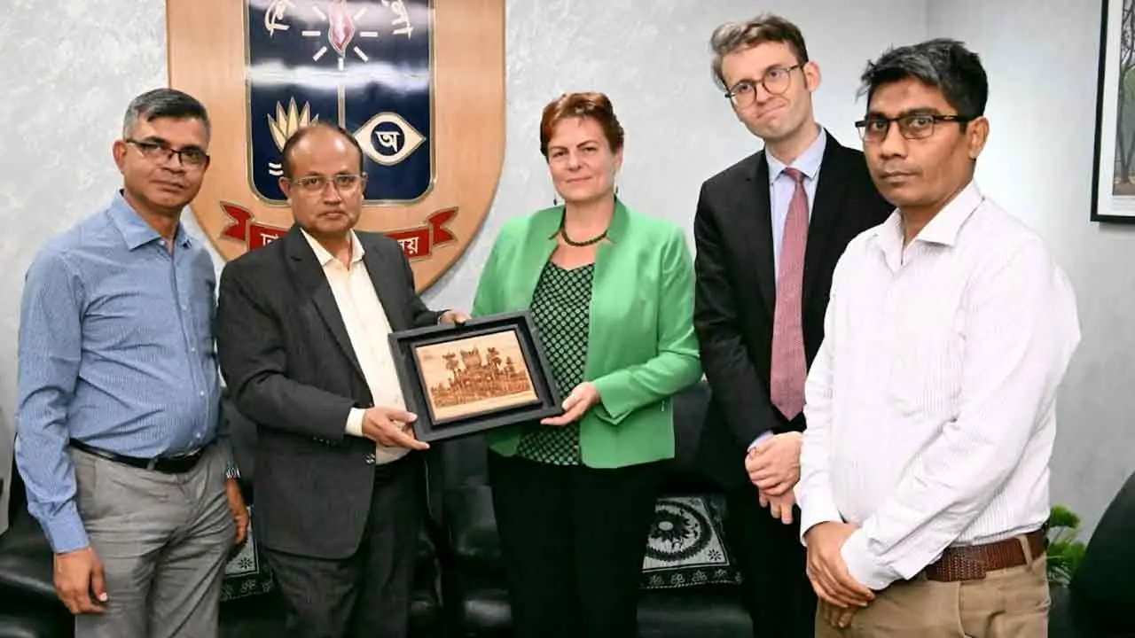 ঢাবি উপাচার্যের সঙ্গে লিথুয়ানিয়ার রাষ্ট্রদূতের সাক্ষাৎ