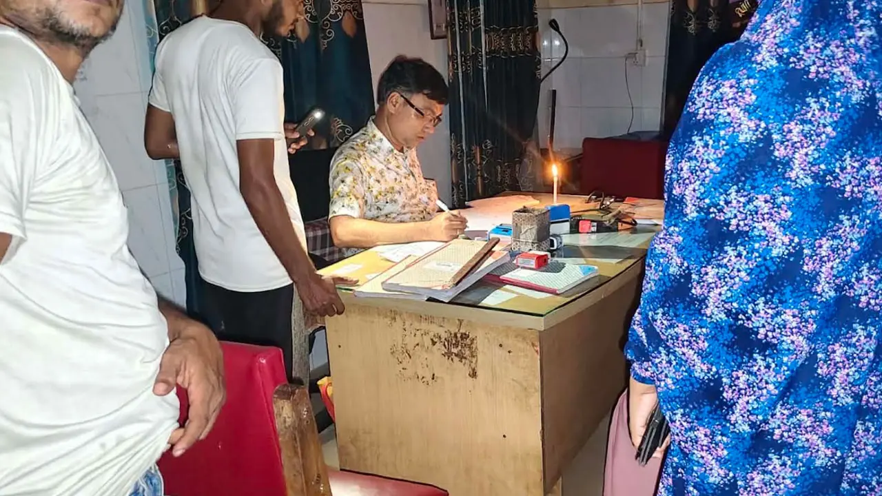 জরুরি বিভাগে মোমবাতির আলোয় চিকিৎসা, অকেজো জেনারেটর-আইপিএস
