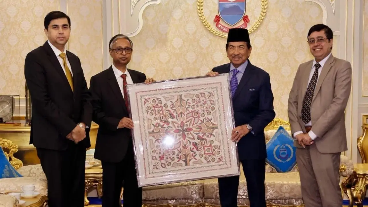 মালয়েশিয়ায় গভর্নরের সঙ্গে বাংলাদেশের হাইকমিশনারের বৈঠক