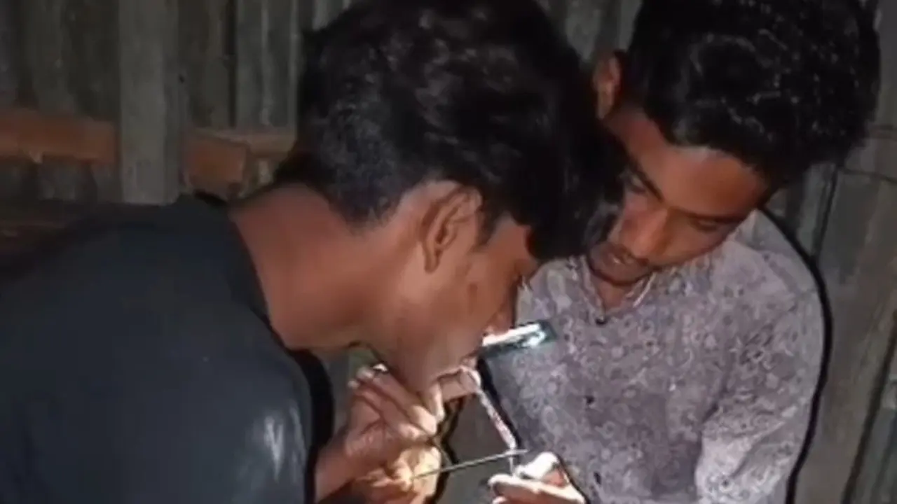 ইয়াবা সেবনের দায়ে মাদরাসা শিক্ষার্থী বহিষ্কার