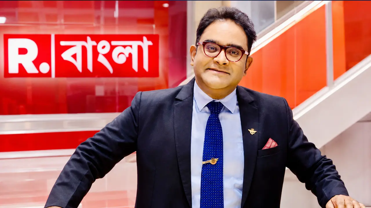 রিপাবলিক বাংলা ছাড়লেন ভারতীয় সাংবাদিক ময়ূখ রঞ্জন ঘোষ