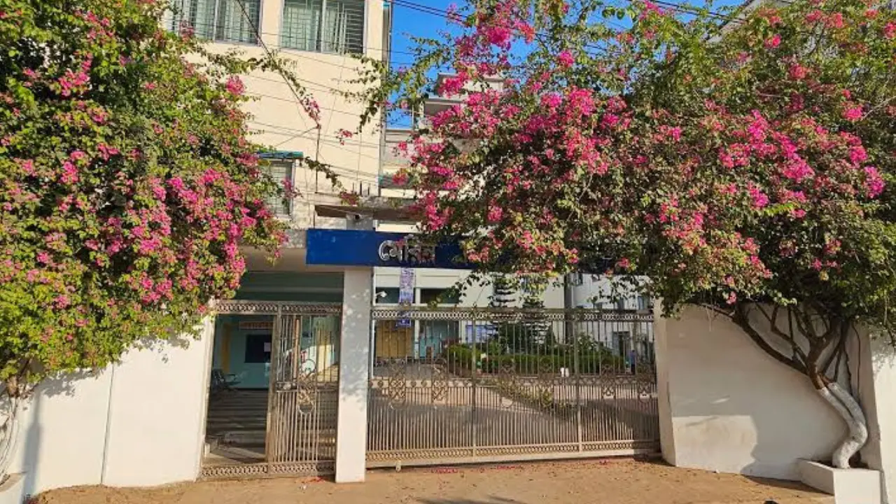 চট্টগ্রামে এমবিবিএস পরীক্ষায় অনিয়মের অভিযোগ