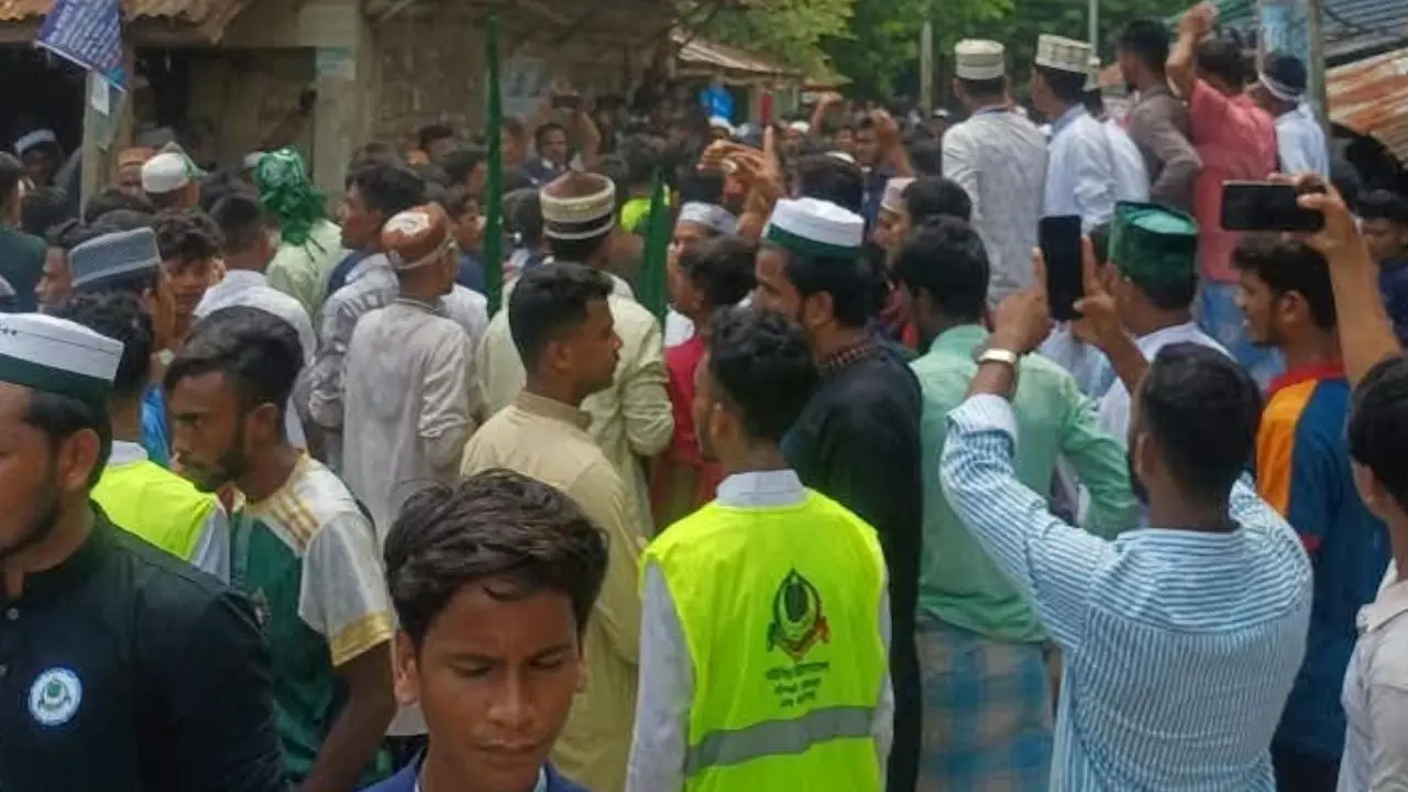 বাঁশখালীতে ঈদে মিলাদুন্নবীর মিছিলে বাধার অভিযোগ