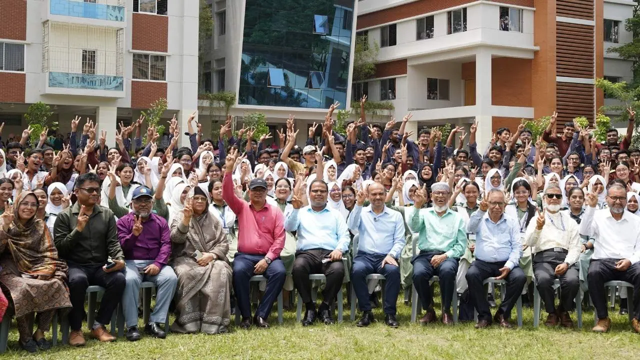 এসএসসির ফলাফলে মাইলস্টোন কলেজের প্রশংসনীয় সাফল্য
