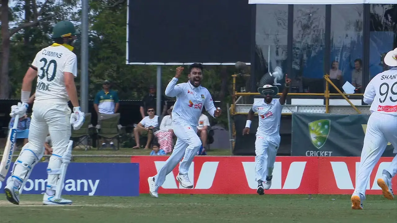 ইনিংস হার এড়াতে লড়ছে অস্ট্রেলিয়া