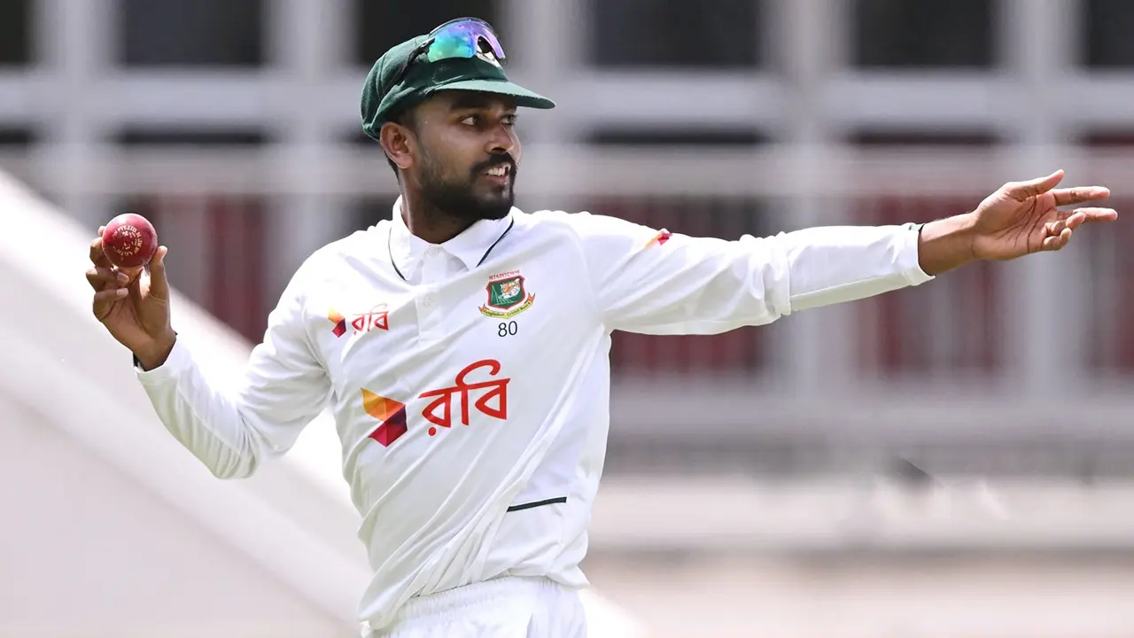 ১৪ বছর পর অস্ট্রেলিয়ায় এমন কীর্তি মিরাজের
