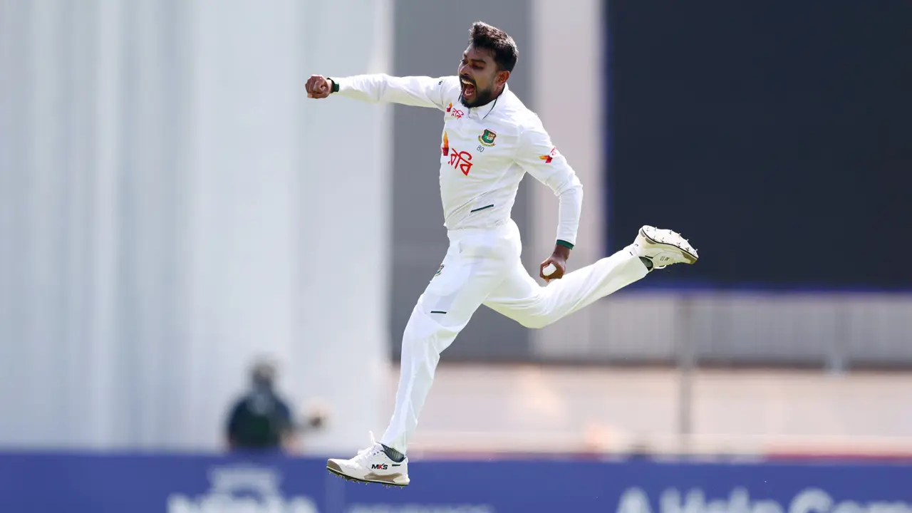 ইতিহাস গড়লেন অলরাউন্ডার মিরাজ