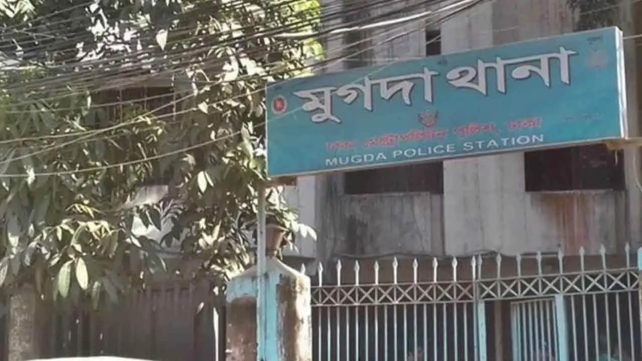মুগদায় নির্মাণাধীন ভবন থেকে পড়ে রাজমিস্ত্রির মৃত্যু