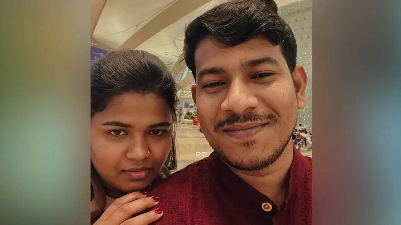 হাঁটু মেঝেতে, জানালার গ্রিলে বাঁধা ছিল অন্তঃসত্ত্বা গৃহবধূর মরদেহ