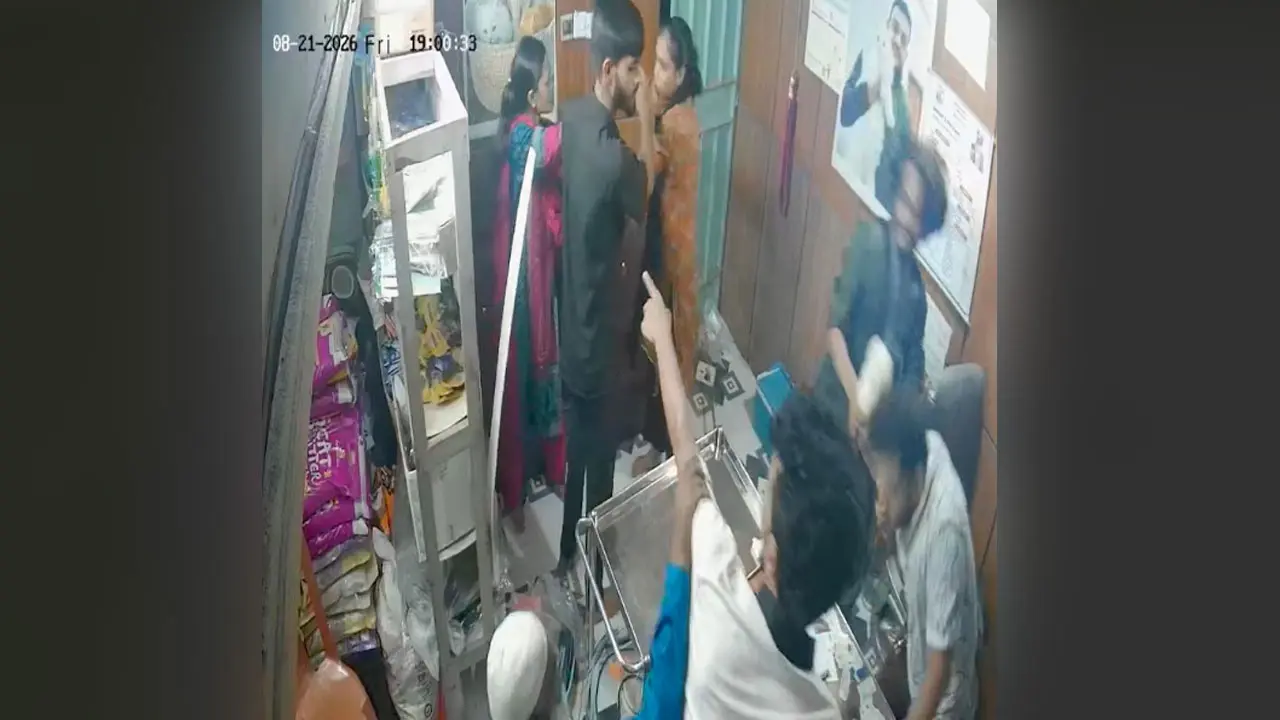 চাঁদা না দেওয়ায় চেম্বারে ঢুকে পশু চিকিৎসককে মারধর, ছাত্রদল নেতা বহিষ্কার