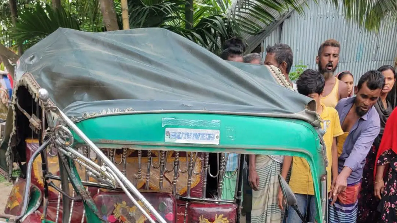 ময়মনসিংহে ট্রাক-সিএনজি সংঘর্ষে নিহত ২