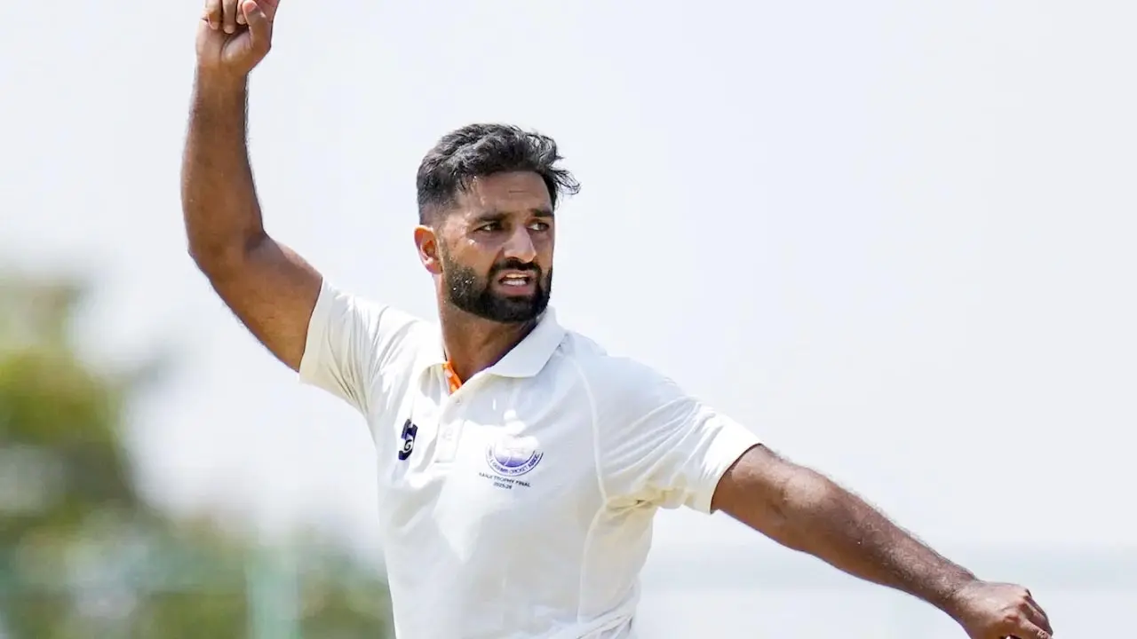 ভারতীয় দলে প্রথমবার ডাক পেয়ে ইতিহাস গড়ার দ্বারপ্রান্তে কাশ্মিরের পেসার