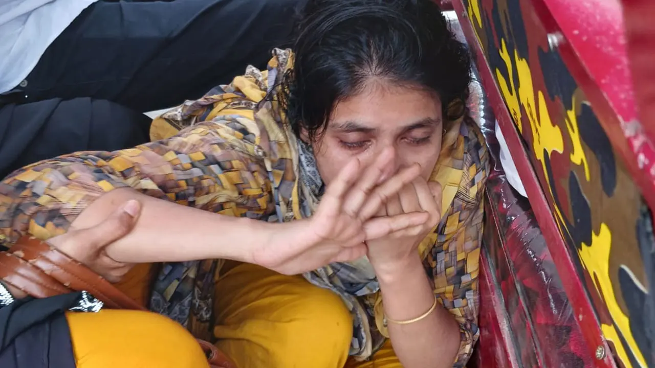 আদমজী ইপিজেডে টানা দুই দিন শ্রমিক অসুস্থ, আতঙ্কে কারখানায় ছুটি