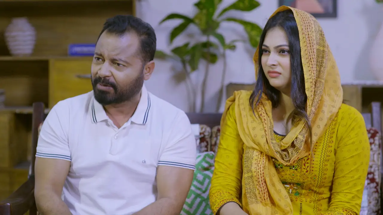 শততম পর্বে মধ্যবিত্তের সুখ-দুঃখের গল্পের এই নাটক