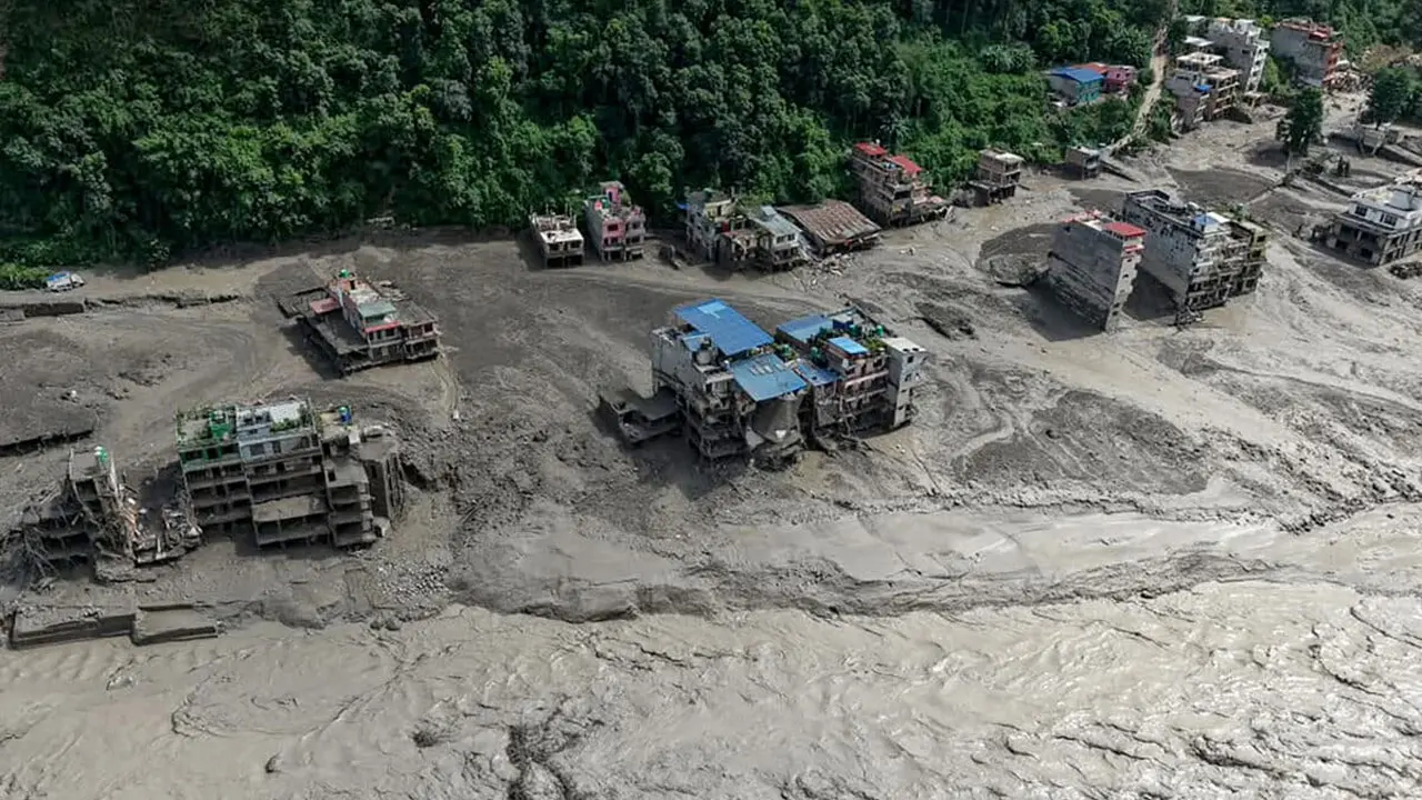 নেপালে আকস্মিক বন্যায় নিহত বেড়ে ২৮৯
