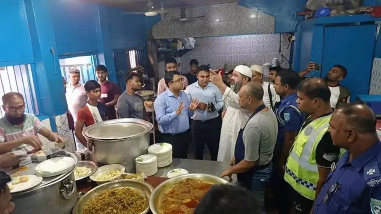 অস্বাস্থ্যকর পরিবেশে খাবার প্রস্তুত, আড়াই লাখ টাকা জরিমানা