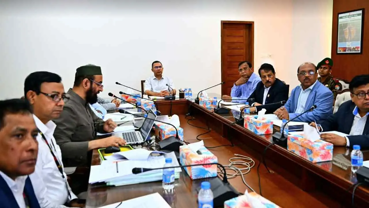 প্রধানমন্ত্রীর সভাপতিত্বে ঢাকার চারপাশে নৌপথ চালু নিয়ে সভা