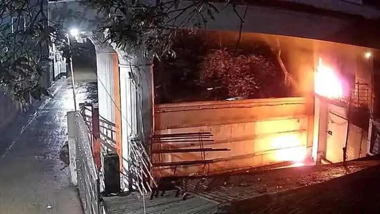 সাবেক মন্ত্রী নওফেলের বাসভবনে অগ্নিসংযোগ, তদন্তে পুলিশ