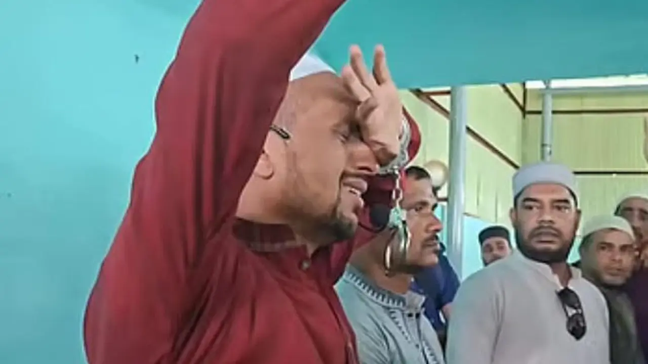 হাতকড়া পরে বাবার জানাজায় অংশ নিলেন আ. লীগ নেতা