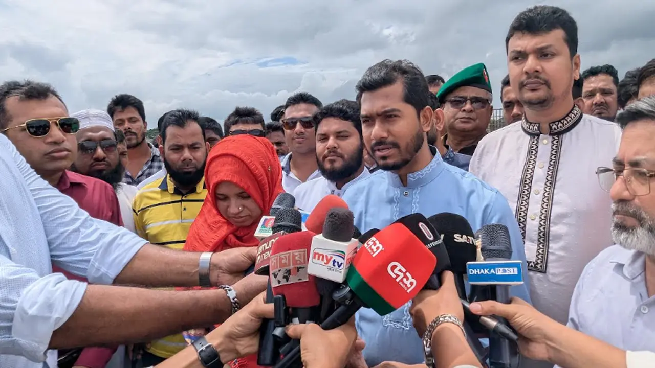 মাত্র ৬ মাসের সরকার বিদ্যুৎ-জ্বালানি জটিলতা তৈরি করেনি : নুরুল হক নুর