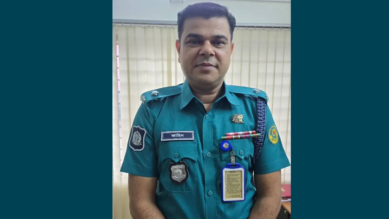 ‘হানিট্র্যাপ’ কেলেঙ্কারিতে অভিযুক্ত ওসি জাহেদকে বদলি