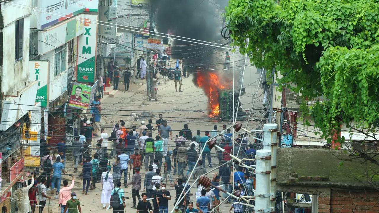 ৪ আগস্ট পাবনায় ছাত্র-জনতার ওপর গুলি চালায় আ.লীগ, শহীদ হয় দুই শিক্ষার্থী