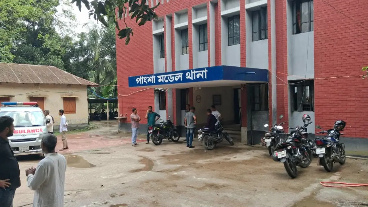 মাকে হত্যার অভিযোগে মাদকাসক্ত ছেলে আটক, বাবা পলাতক