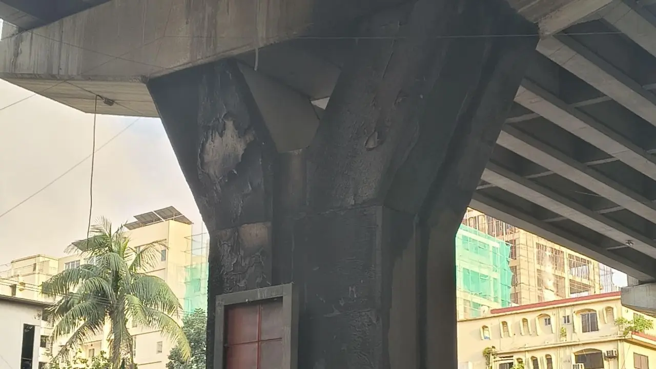 চট্টগ্রামে ফ্লাইওভারের পিলারে হঠাৎ আগুন