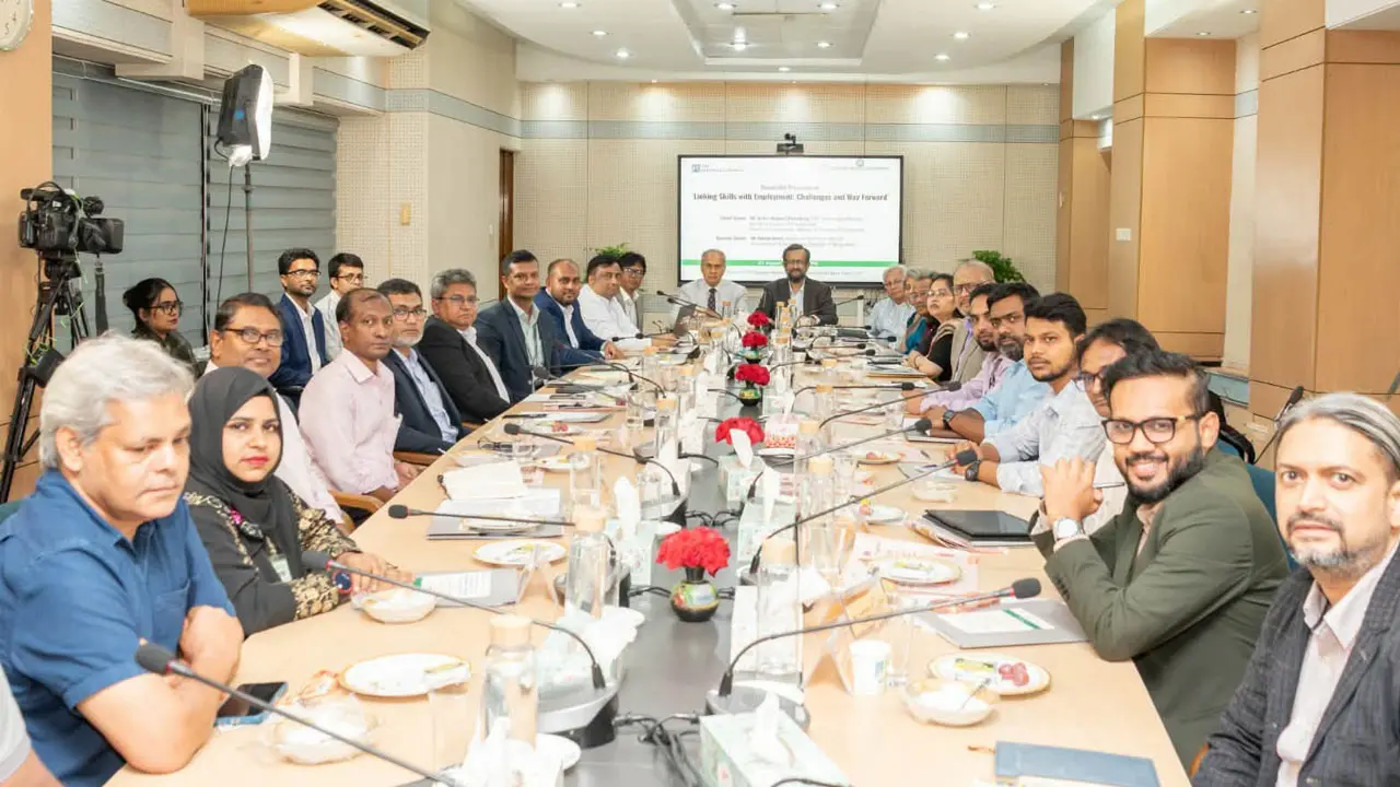 দক্ষ শ্রমশক্তি গড়তে কর্মসংস্থান উপযোগী প্রশিক্ষণের তাগিদ