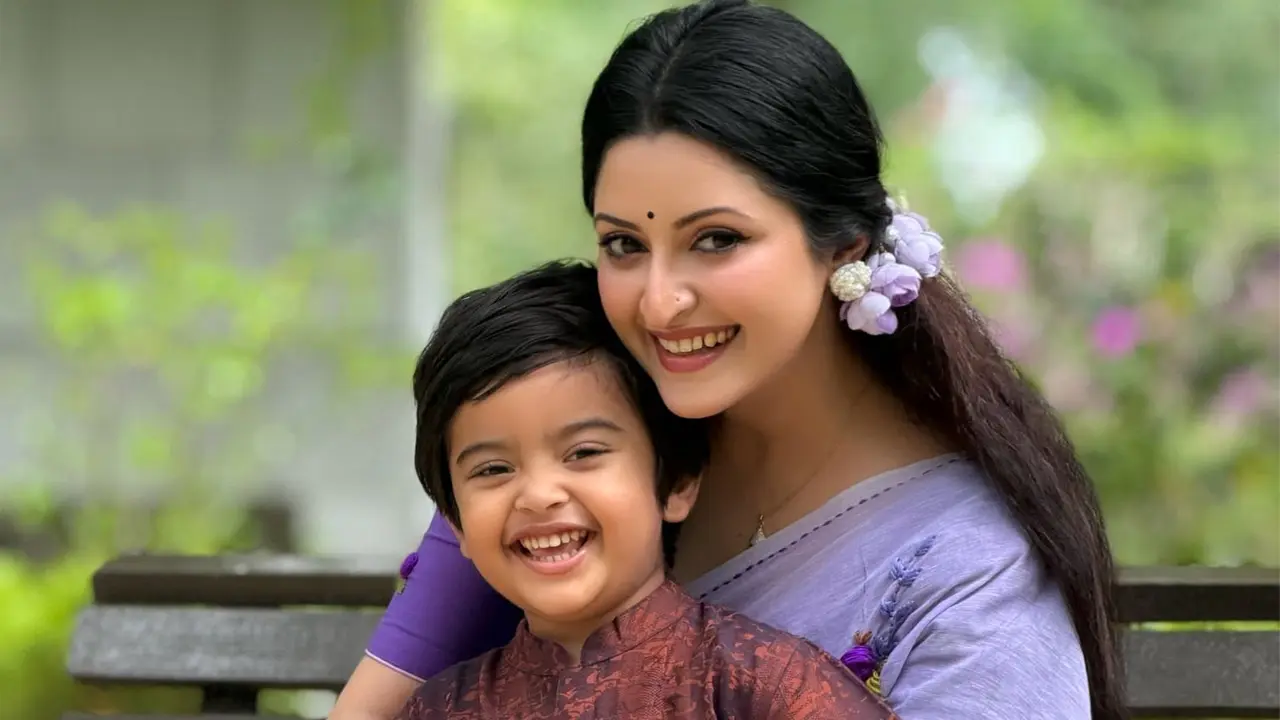‘আজ আমারও জন্মদিন, মা পরীর জন্মদিন’