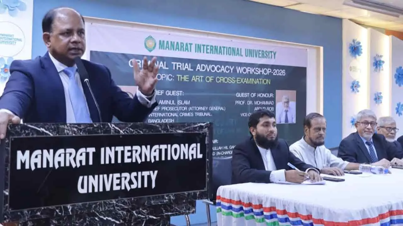 আইনের বইয়ের পাশাপাশি মামলার খুঁটিনাটিও জানতে হবে : চিফ প্রসিকিউটর