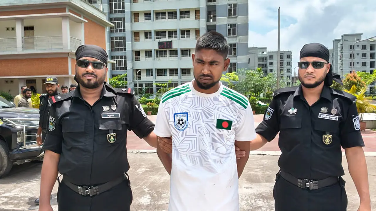 ‘বাপেরে ওরা ১৫ জনে মিইল্লা কোপাইছে, আর আমরা দুই ভাইয়ে কোপাইছি ওরে’