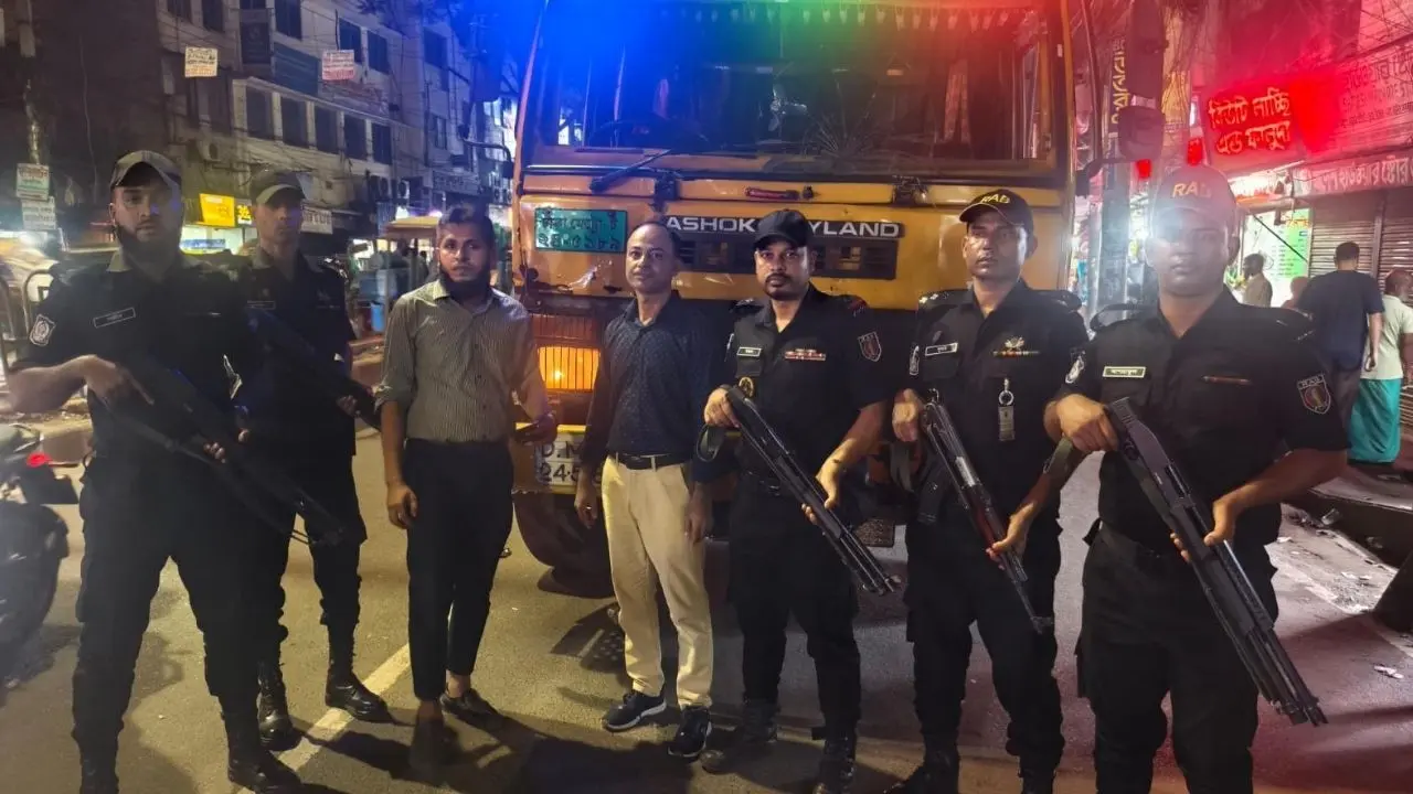 শুল্কমুক্ত সুবিধায় ভারত থেকে আমদানি করা ১০ ট্রাক কাগজ আটক