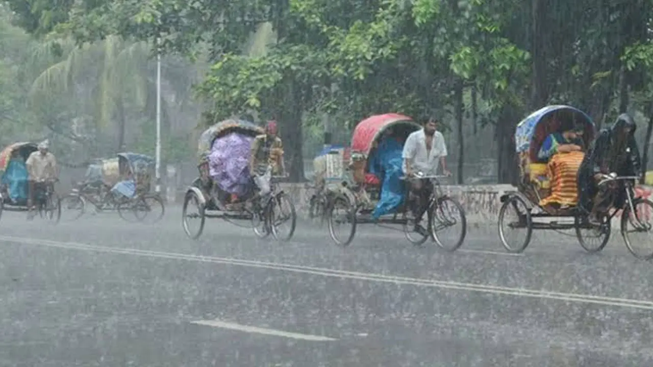 দেশজুড়ে বৃষ্টির পূর্বাভাস, কমতে পারে দিনের তাপমাত্রা