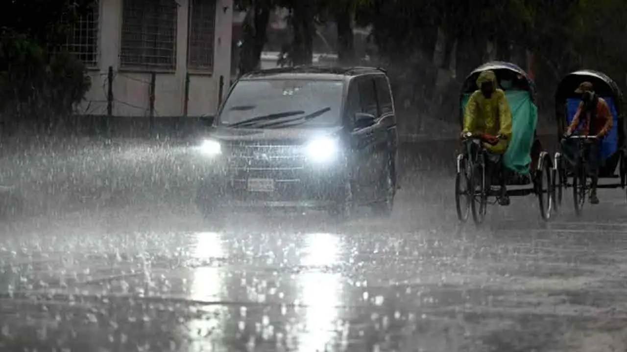 ভারী থেকে অতি ভারী বৃষ্টির আভাস