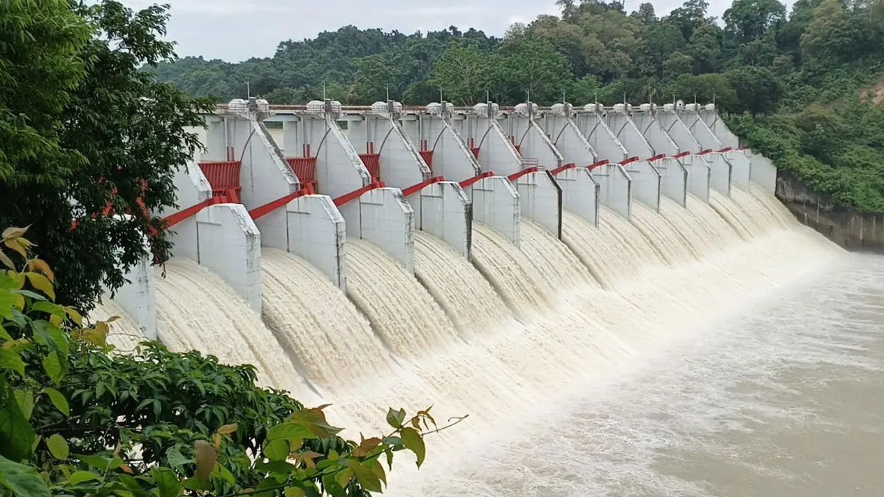 ৩ ফুট করে খোলা হয়েছে কাপ্তাই বাঁধের ১৬টি জলকপাট