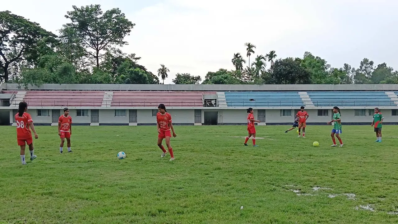 হেক্সা মিশনের লক্ষ্য রংপুরের ফুটবলকন্যাদের