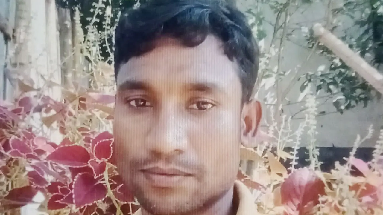 রংপুরে নির্জন সড়ক থেকে যুবকের গলাকাটা মরদেহ উদ্ধার