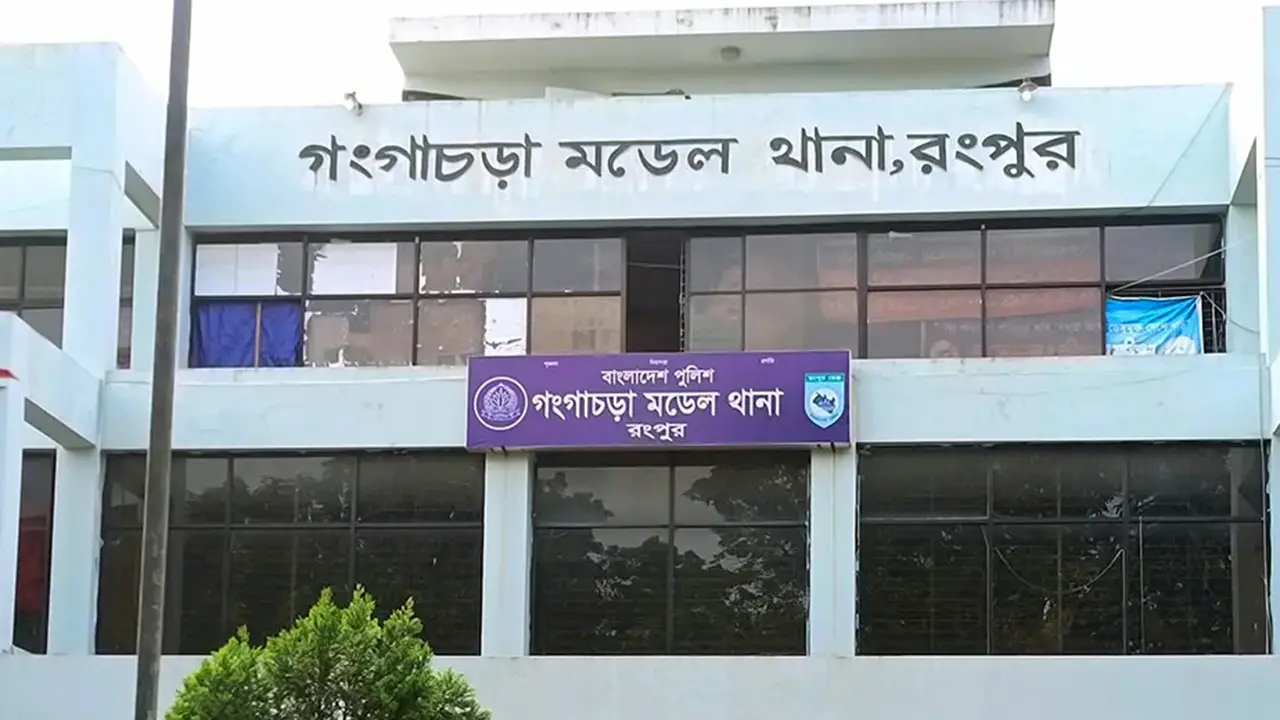 রংপুরে ‘রিকশা ছিনিয়ে নিতে’ চালককে গলা কেটে হত্যা