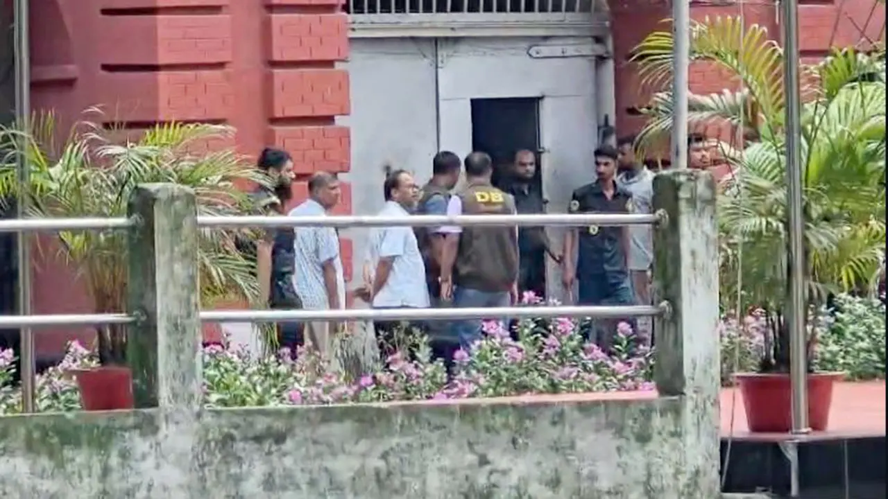 কারাগার থেকে নেওয়া হলো সিদ্ধার্থ-মুগ্ধের ডোপ টেস্টের নমুনা