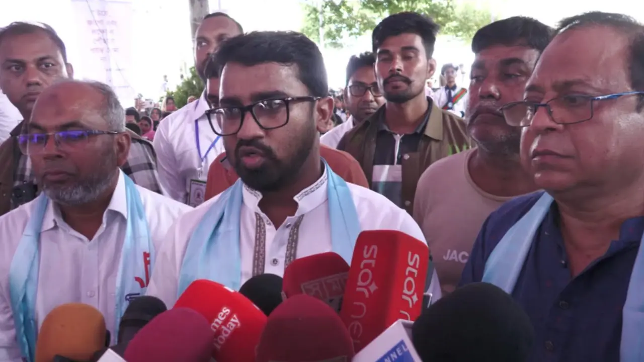 পলাতক খুনিদের ফেরত দিলে প্রধানমন্ত্রীর ভারত সফর হতে পারে : রাশেদ খাঁন